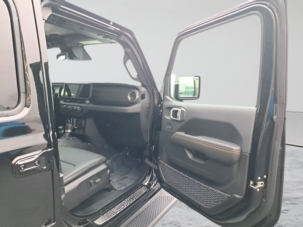 New 2026 Jeep Wrangler Unlimited Sahara AWD/4WD image 15