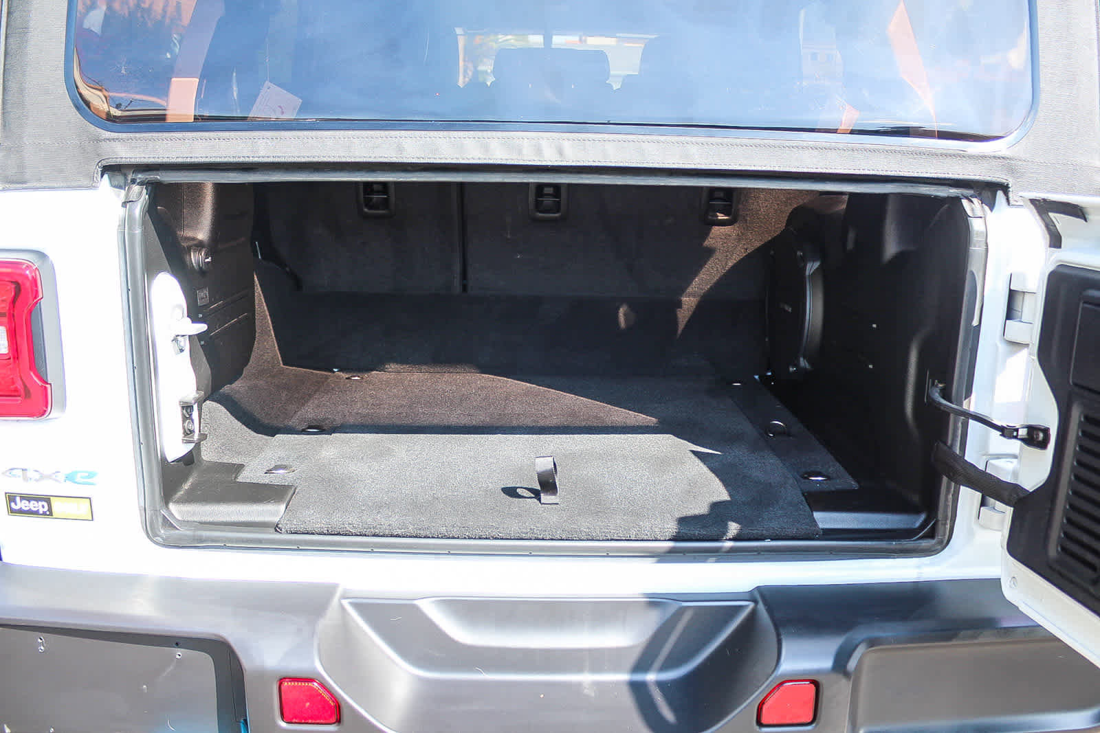 Used 2022 Jeep Wrangler Unlimited Sahara image 34