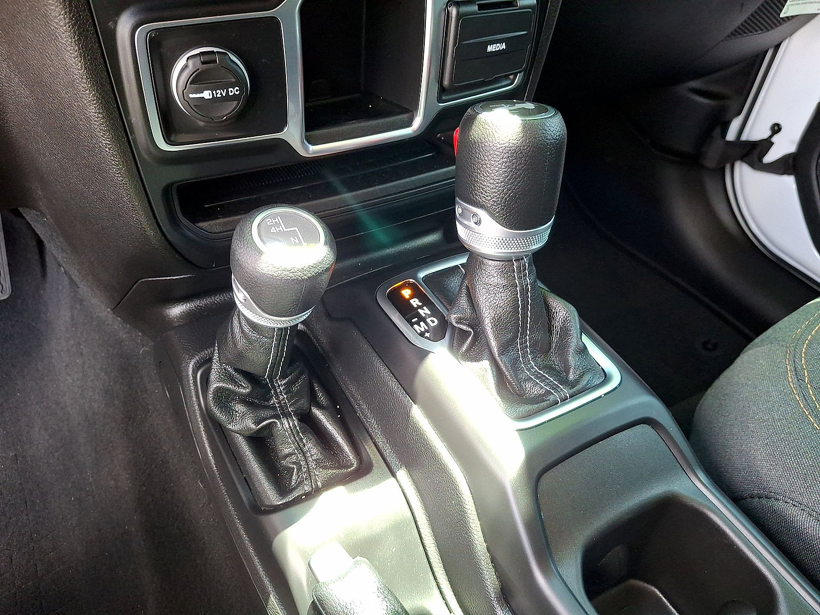 Used 2024 Jeep Wrangler Unlimited Sport AWD/4WD image 12