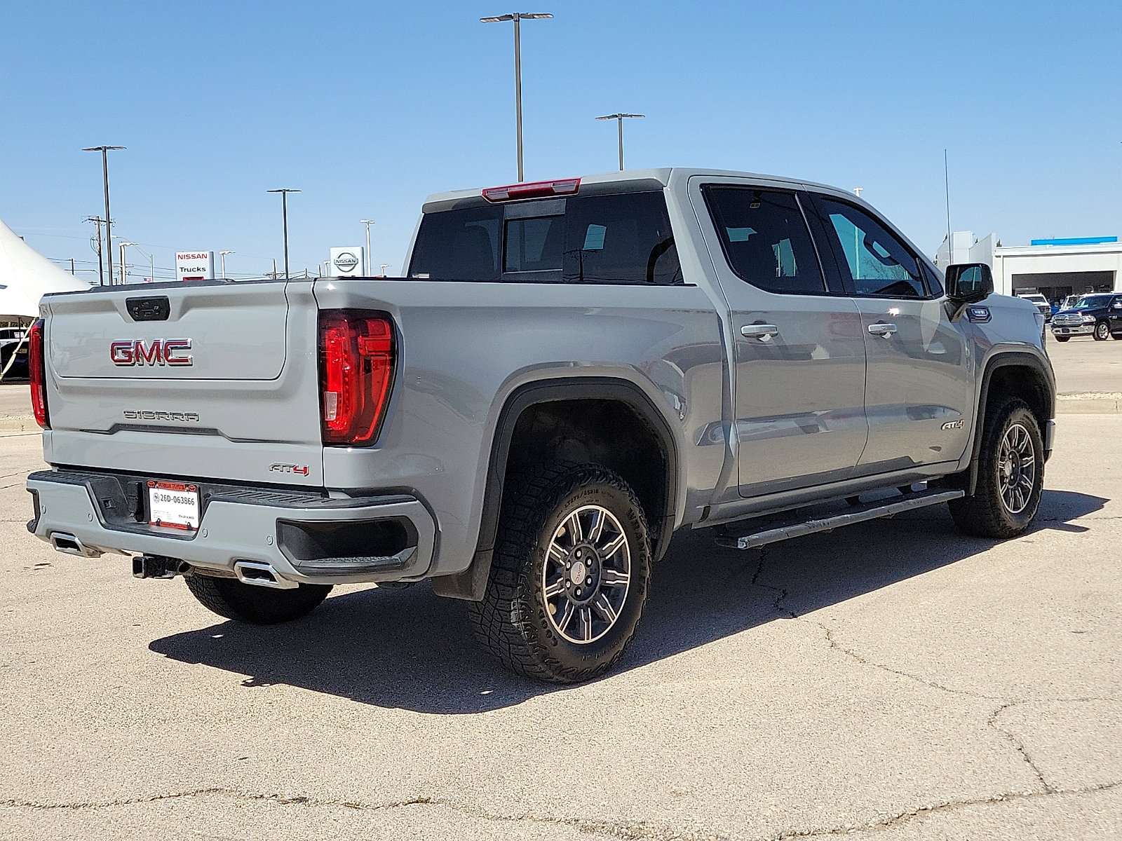 Used 2024 GMC Sierra 1500 AT4 w/ AT4 Preferred Package AWD/4WD image 4