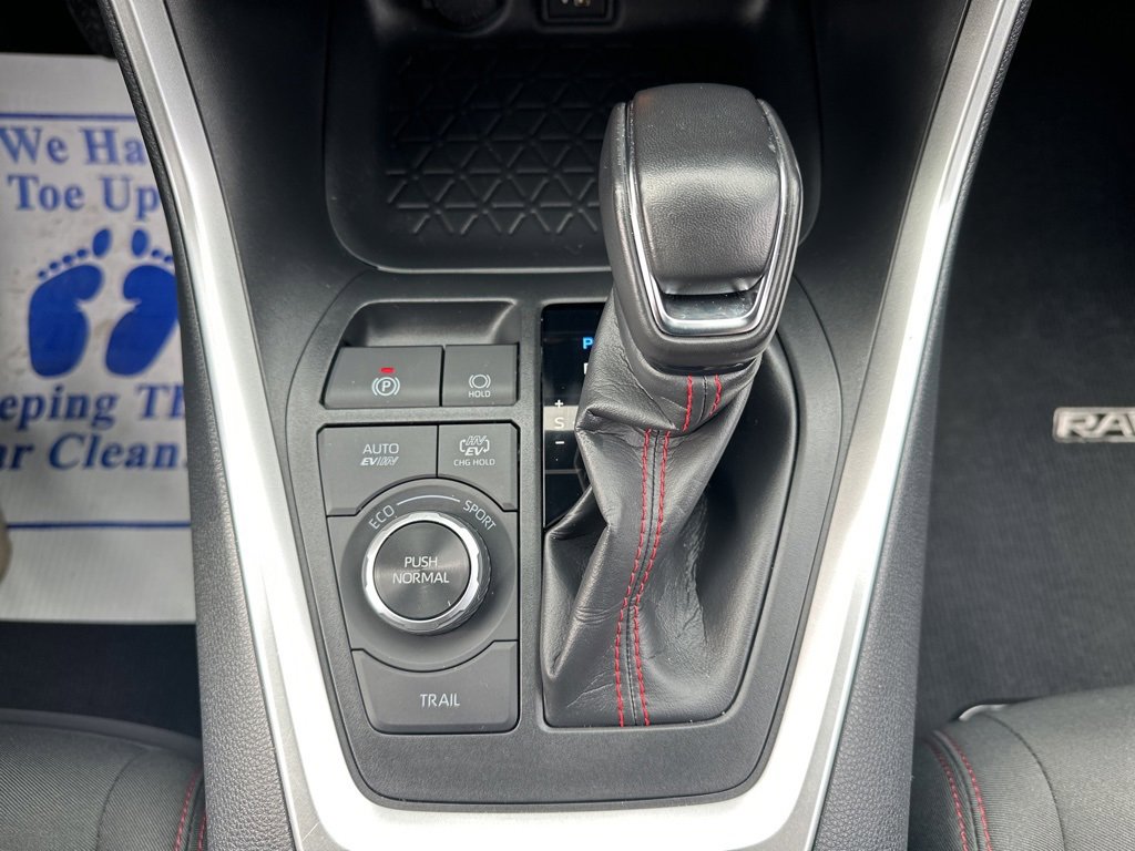 Certified 2025 Toyota RAV4 SE image 23