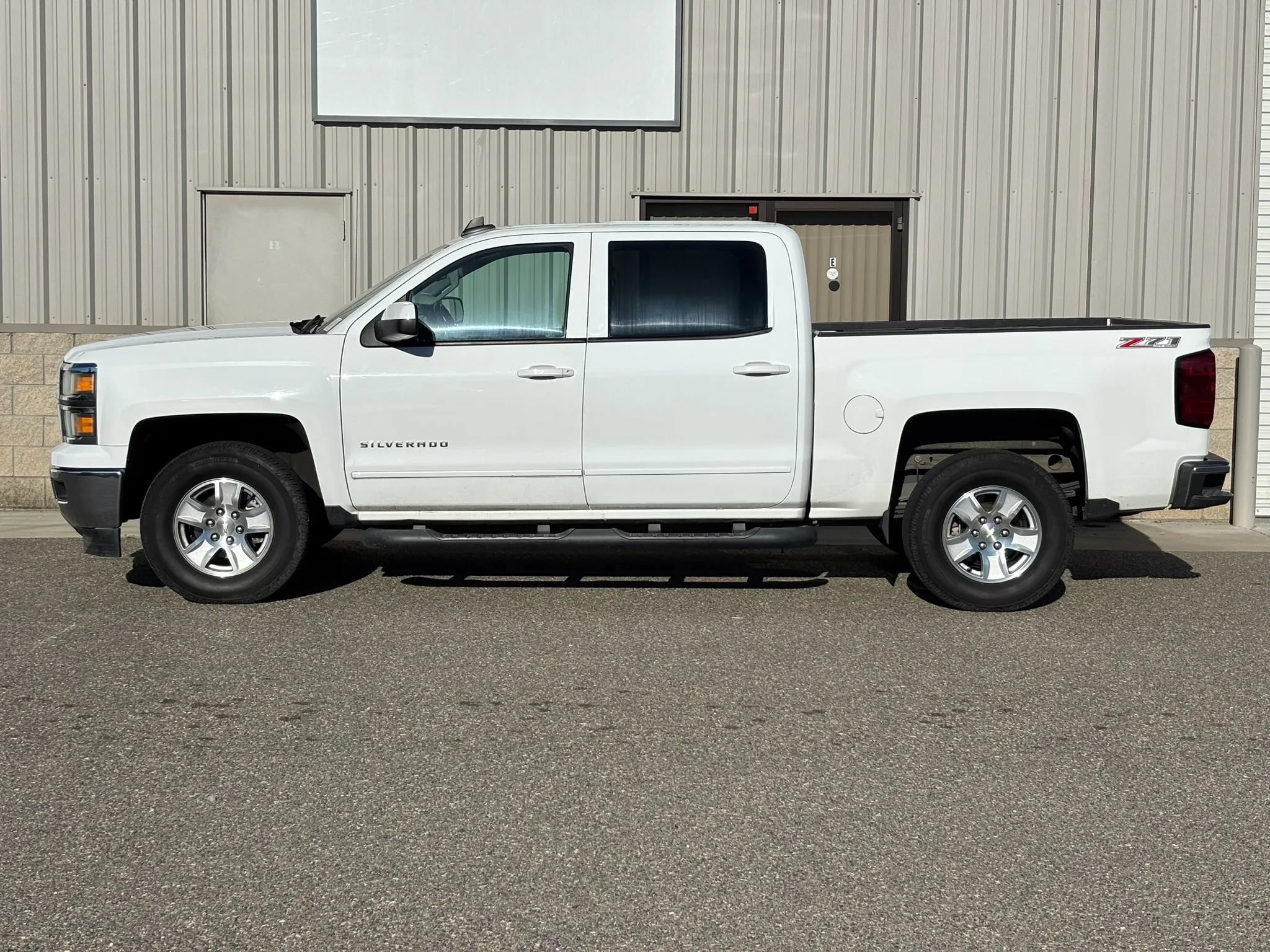 Used 2015 Chevrolet Silverado 1500 LT AWD/4WD image 6