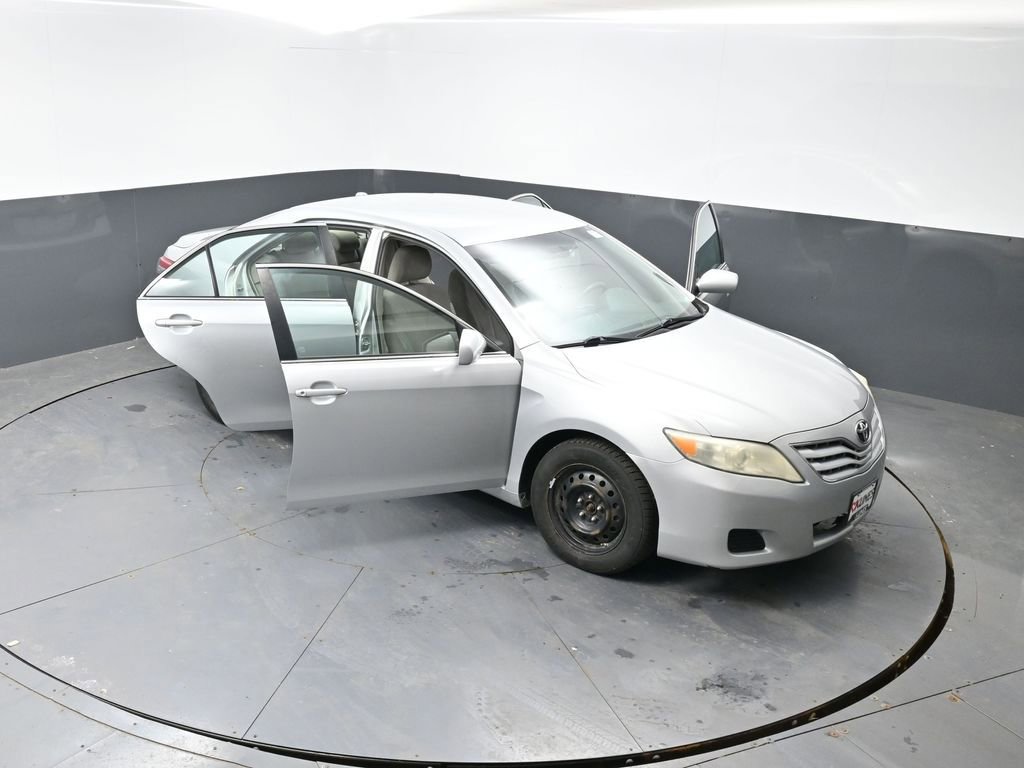 Used 2011 Toyota Camry LE image 56
