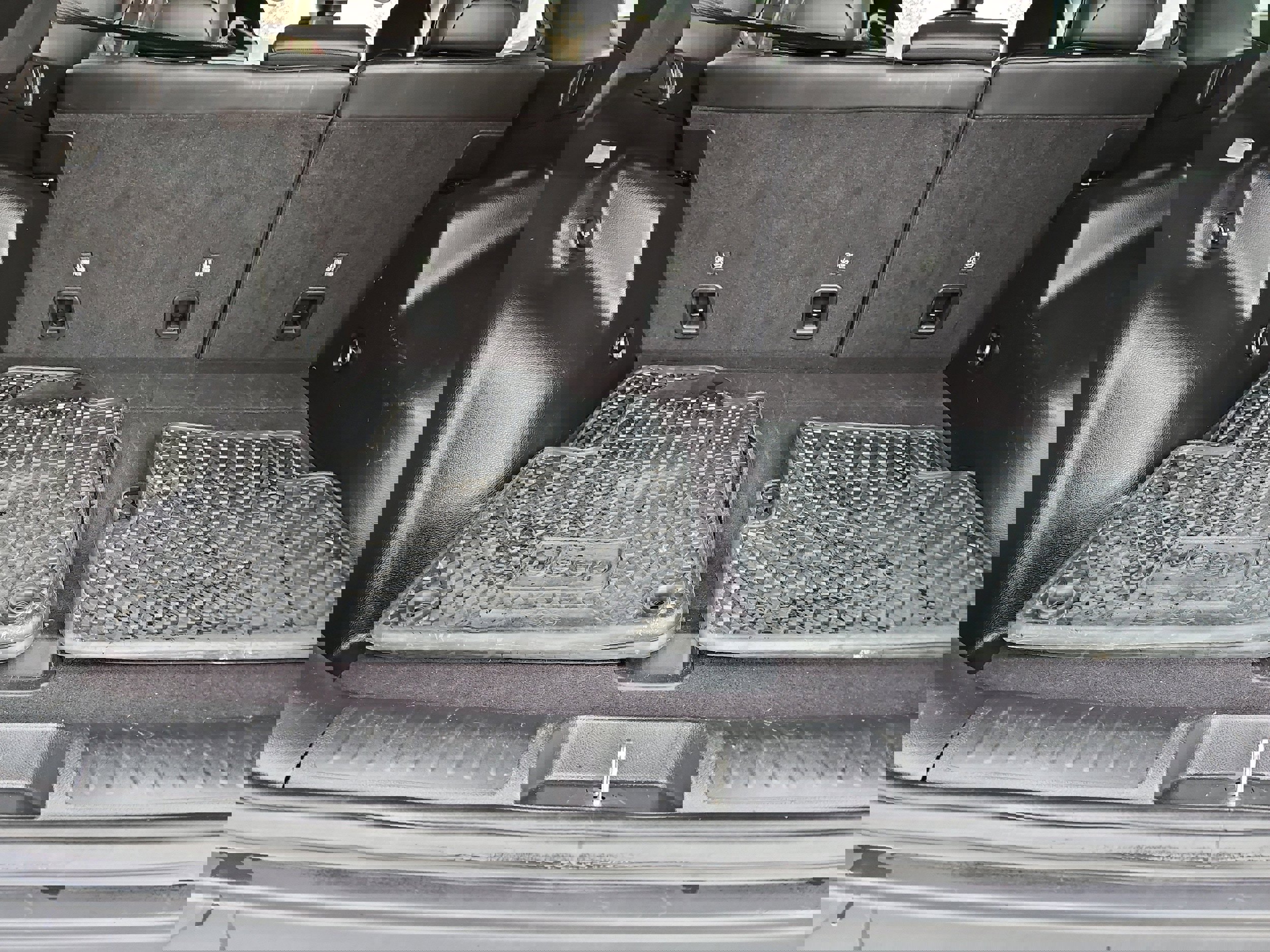 Used 2021 Jeep Cherokee Trailhawk image 16