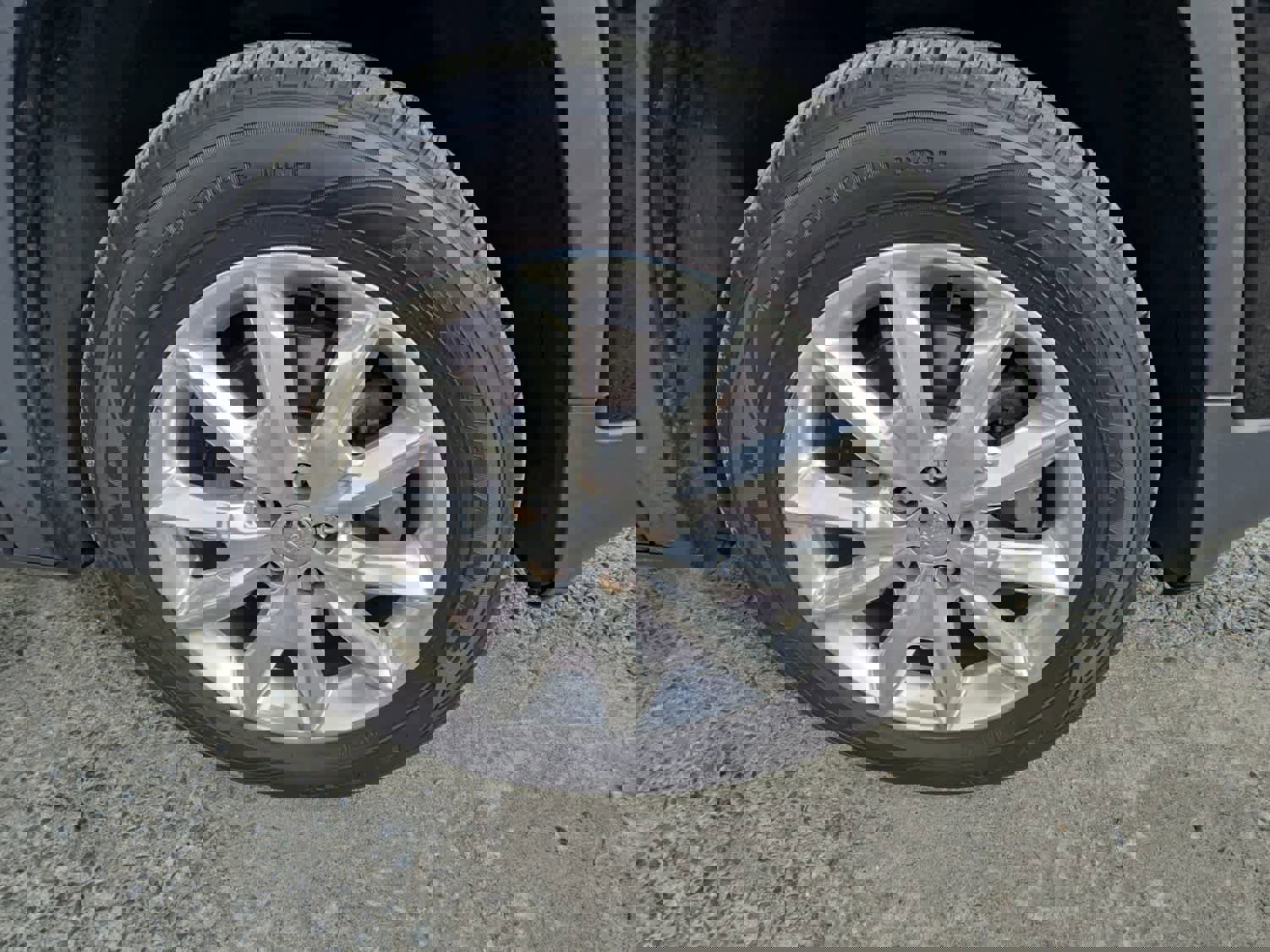 Used 2017 Jeep Cherokee Limited image 12