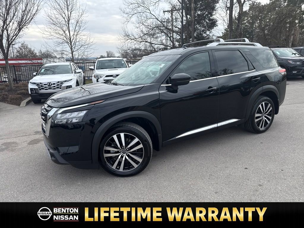 Certified 2025 Nissan Pathfinder Platinum image 4