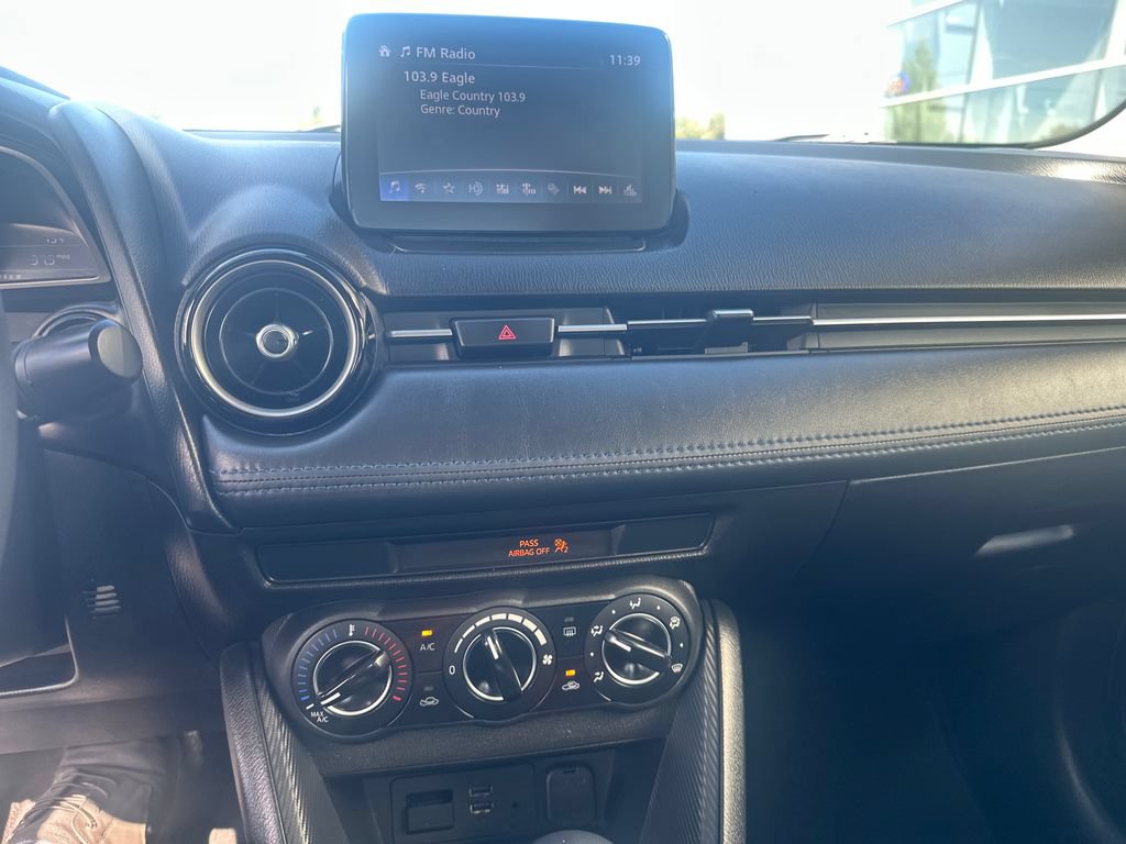Used 2019 Toyota Yaris LE FWD image 17