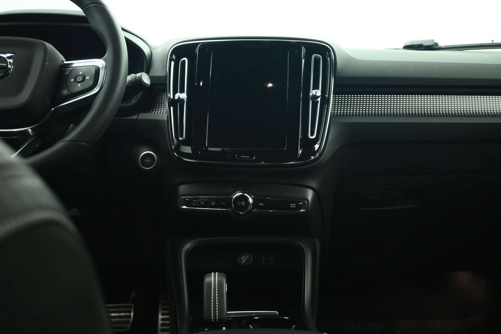 Used 2022 Volvo XC40 T5 R-Design AWD/4WD image 37
