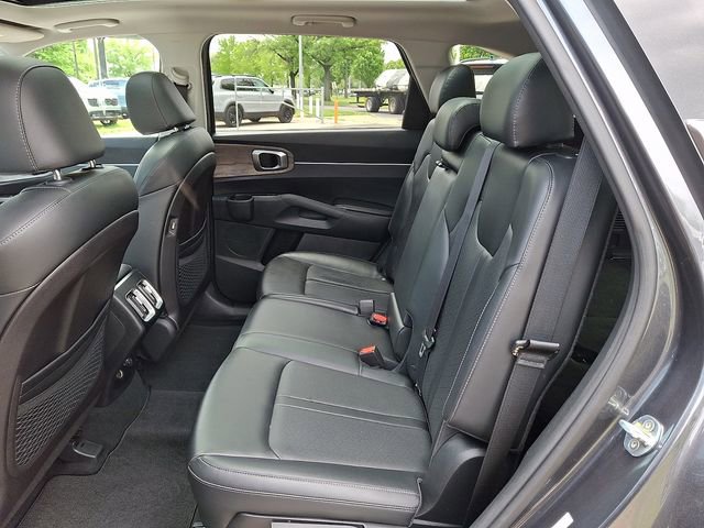 Used 2022 Kia Sorento S w/ Panoramic Sunroof Package AWD/4WD image 10