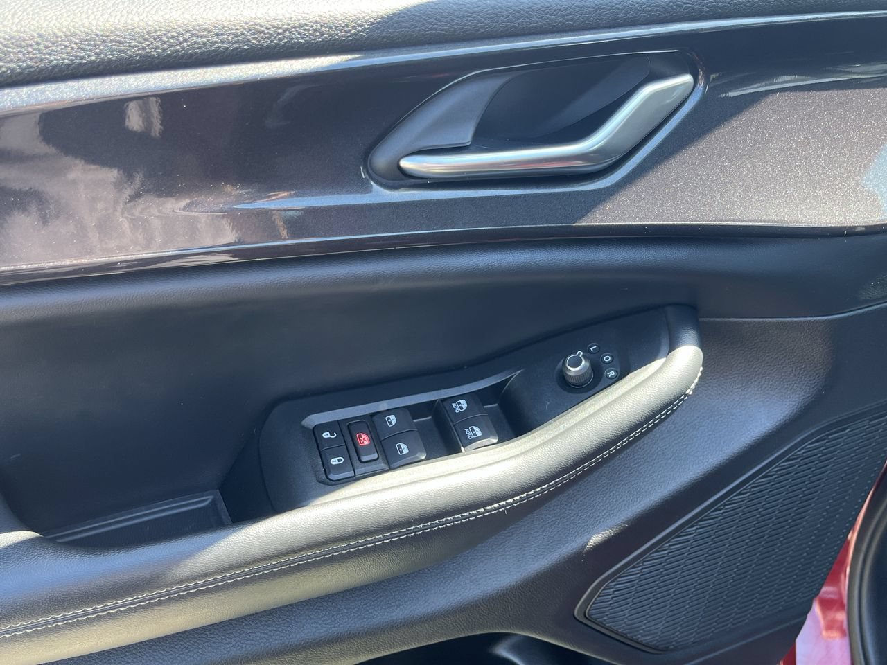 Used 2023 Jeep Grand Cherokee Altitude AWD/4WD image 22