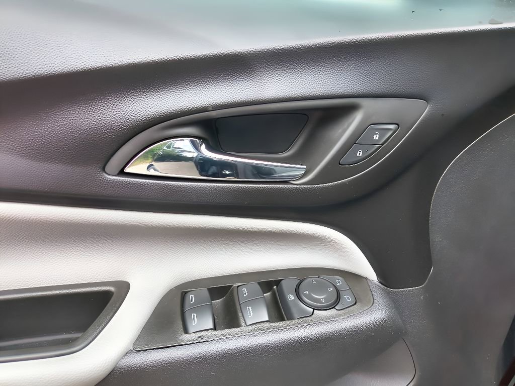 Used 2024 Chevrolet Equinox LS w/ LS Convenience Package image 9