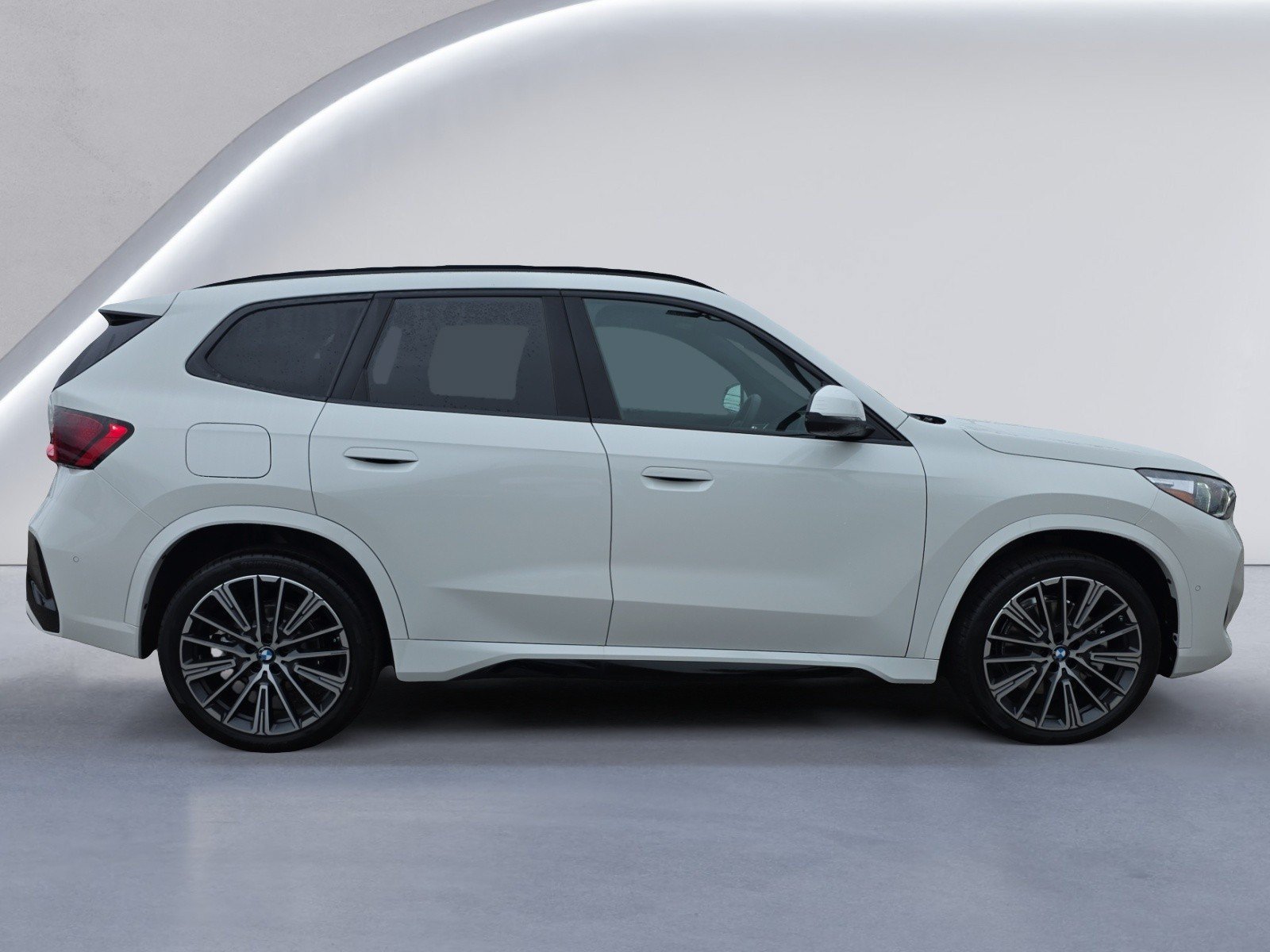 New 2027 BMW X1 xDrive28i AWD/4WD image 3