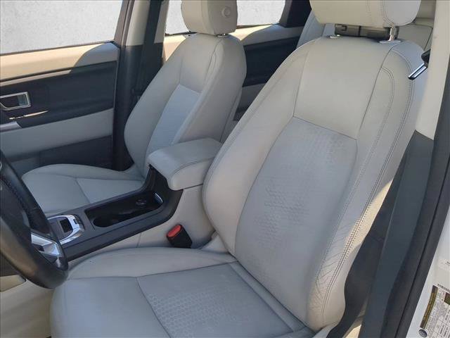 Used 2018 Land Rover Discovery Sport SE AWD/4WD image 15