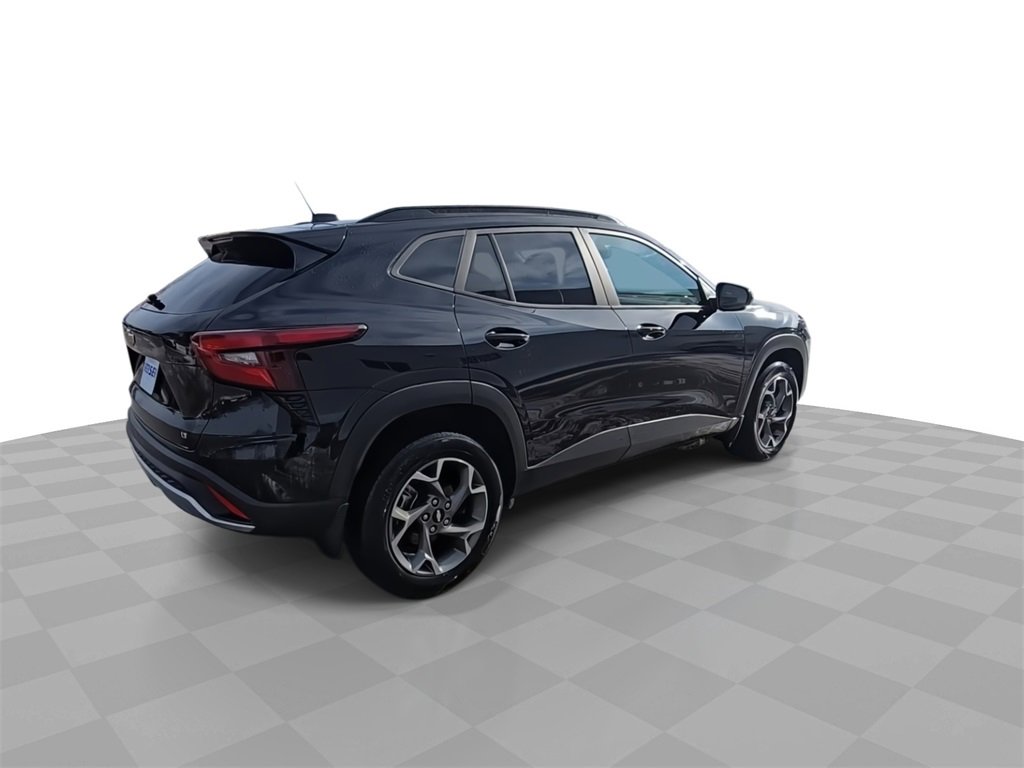 Used 2025 Chevrolet Trax LT w/ Driver Confidence Package image 8