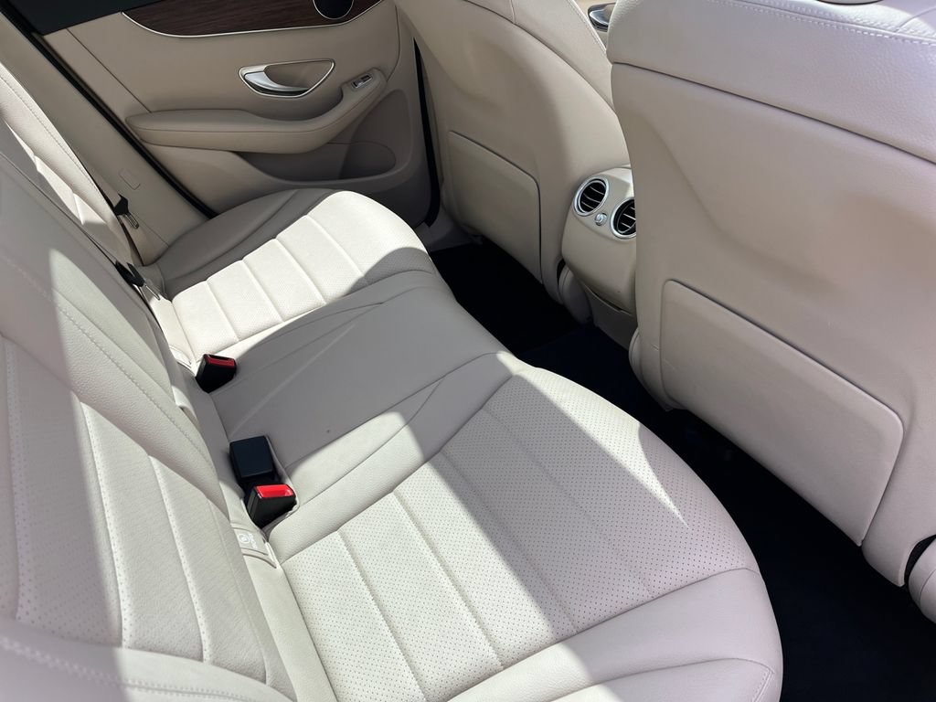 Certified 2022 Mercedes-Benz GLC 300 4MATIC image 17