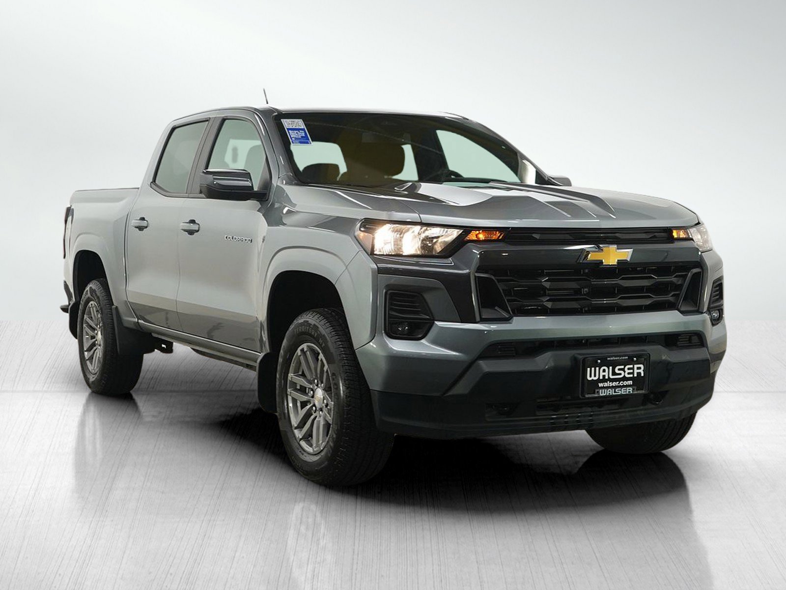 Used 2024 Chevrolet Colorado LT w/ LT Convenience Package II AWD/4WD image 7