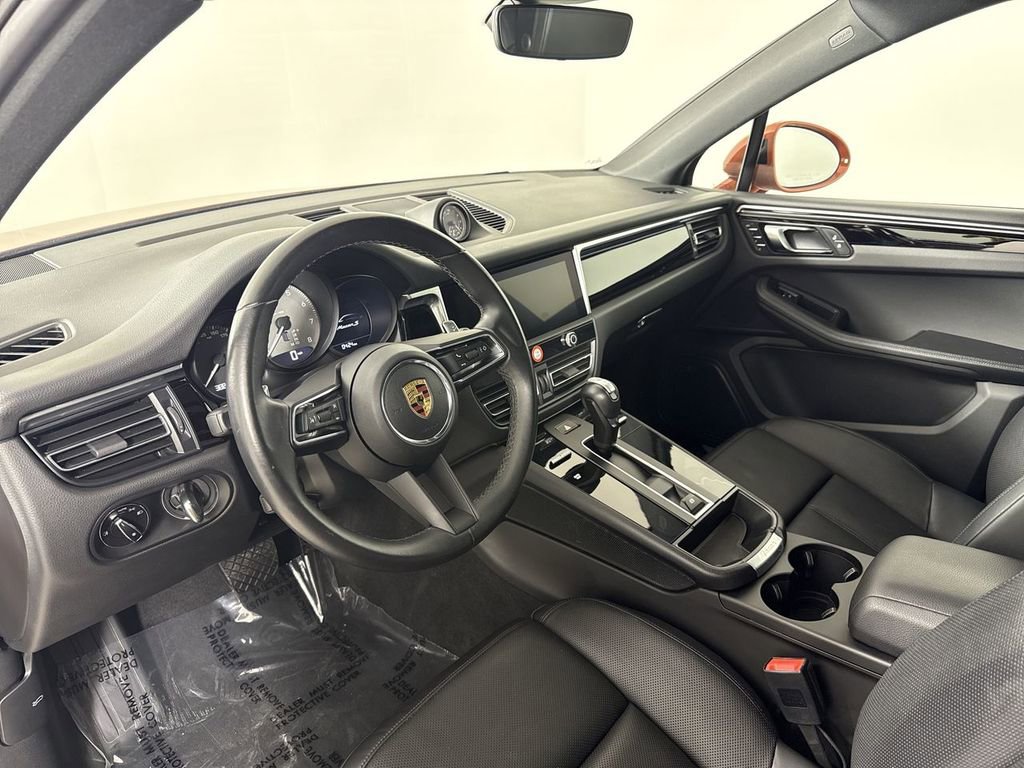 Certified 2023 Porsche Macan S image 4