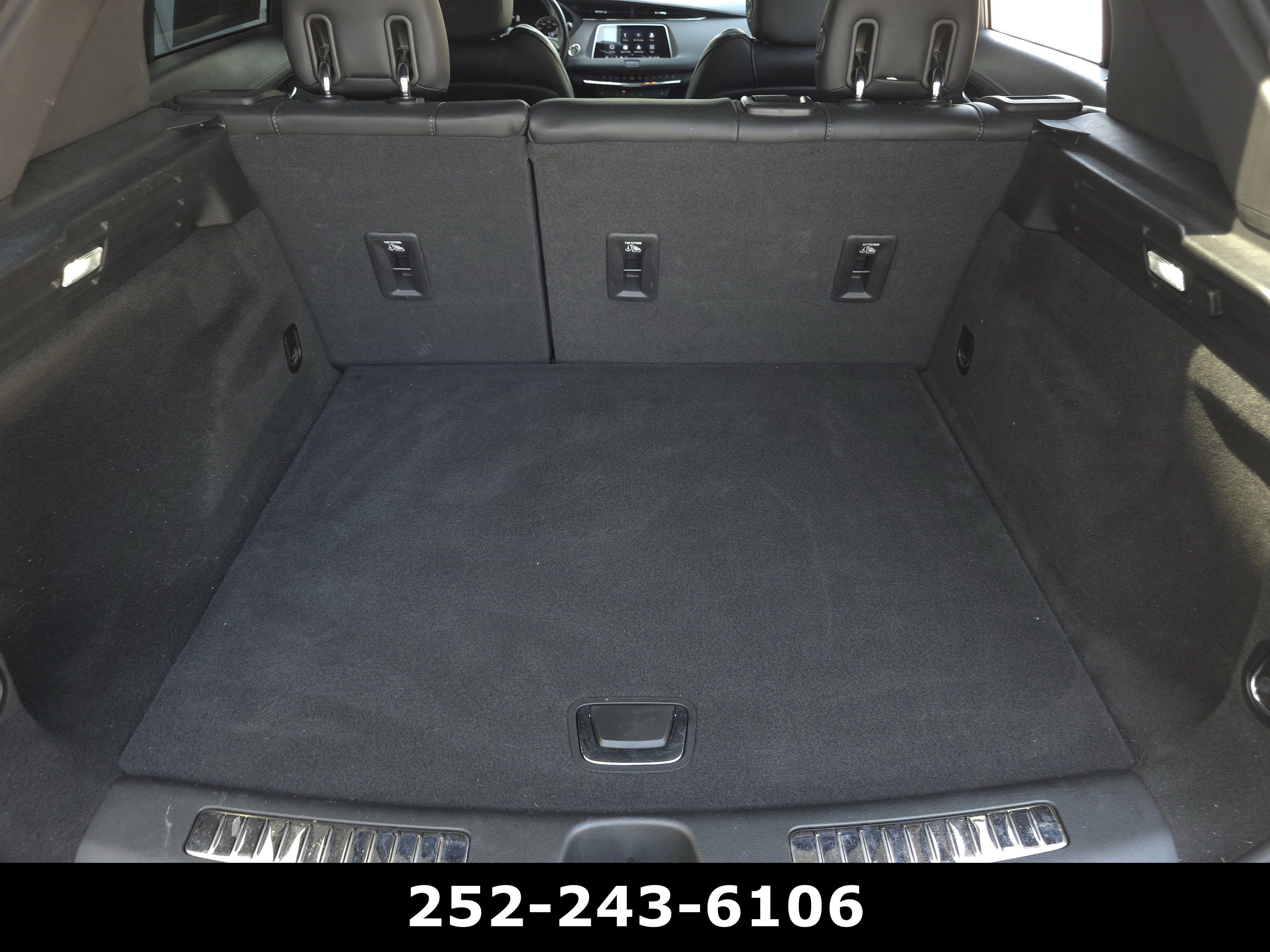 Used 2023 Cadillac XT4 Premium Luxury w/ Enhanced Visibility Package FWD image 31