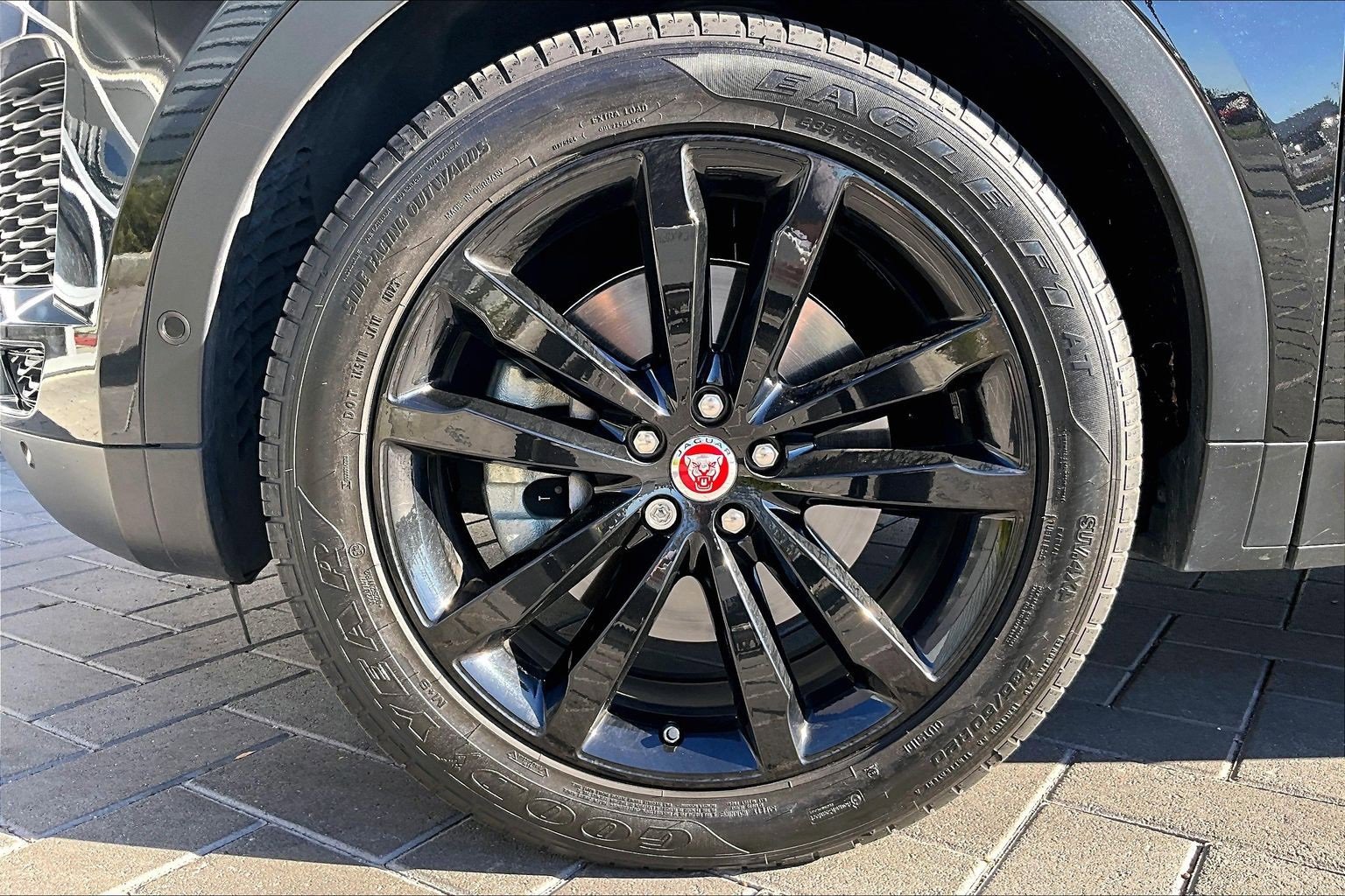 Used 2020 Jaguar E-PACE SE image 9