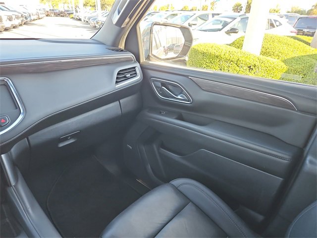 Used 2024 Chevrolet Suburban LT image 11