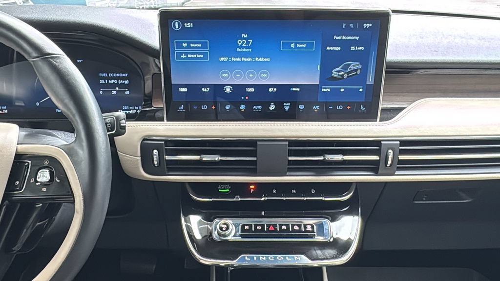 Used 2025 Lincoln Corsair Reserve FWD image 12