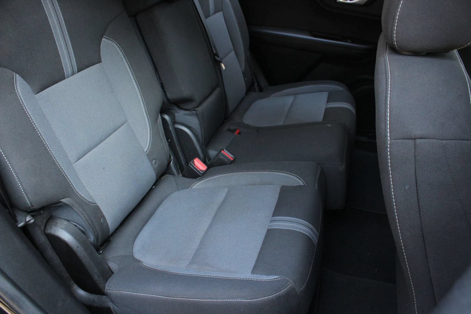 Used 2023 Chevrolet Blazer LT w/ Convenience Package FWD image 23