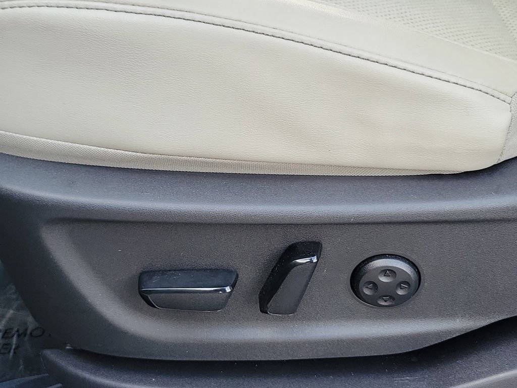 Used 2023 Nissan Ariya FWD image 20