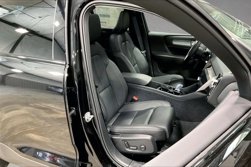 New 2026 Volvo XC40 B5 Ultra w/ Protection Package Premier AWD/4WD image 11