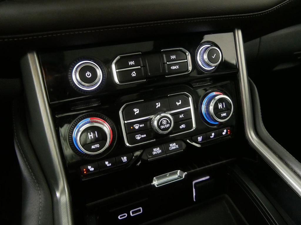 Used 2023 GMC Yukon XL Denali image 30