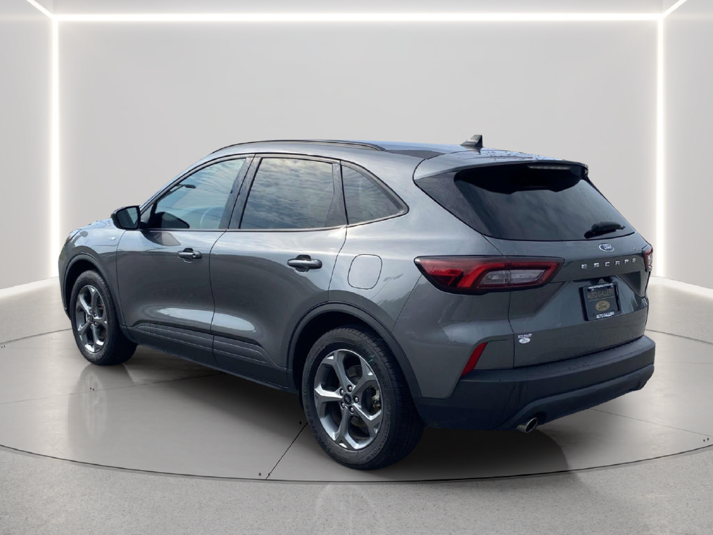 Used 2025 Ford Escape ST-Line FWD image 3