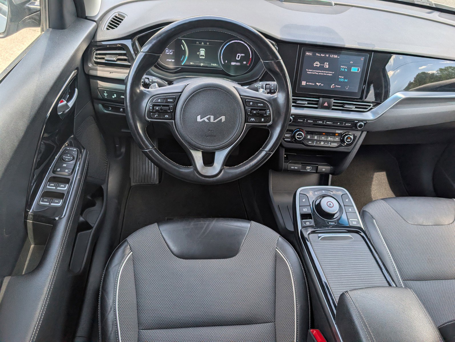 Used 2022 Kia Niro EX w/ Cold Weather Package FWD image 8