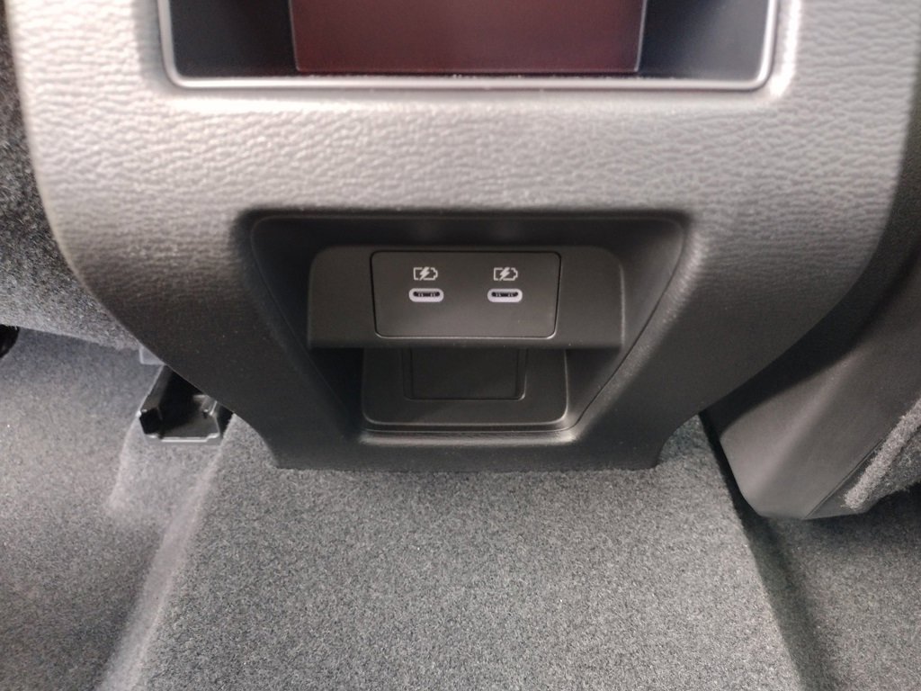 New 2025 Mitsubishi Outlander SE image 13