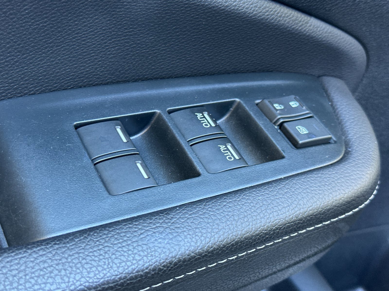 Used 2023 Honda Passport Elite image 12