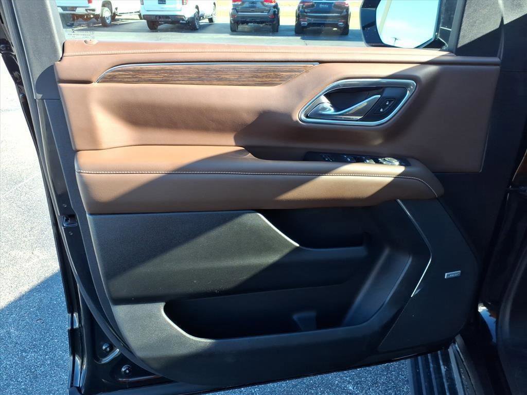 Used 2021 Chevrolet Suburban High Country w/ Premium Package image 41