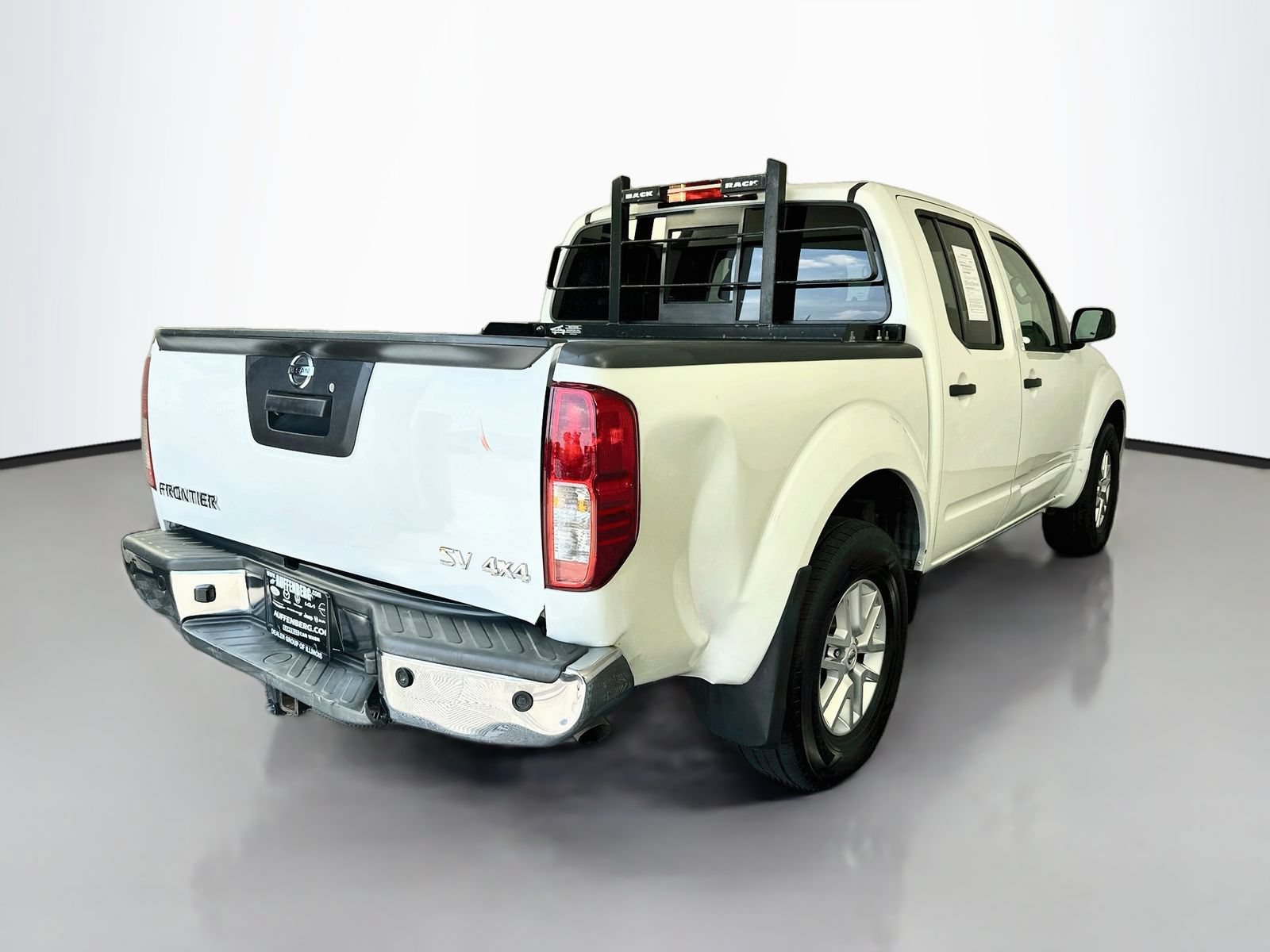 Used 2017 Nissan Frontier SV w/ SV Value Truck Package AWD/4WD image 7
