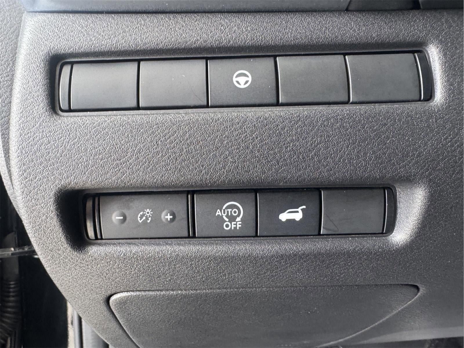 Used 2023 Nissan Rogue SV w/ SV Premium B Package AWD/4WD image 16