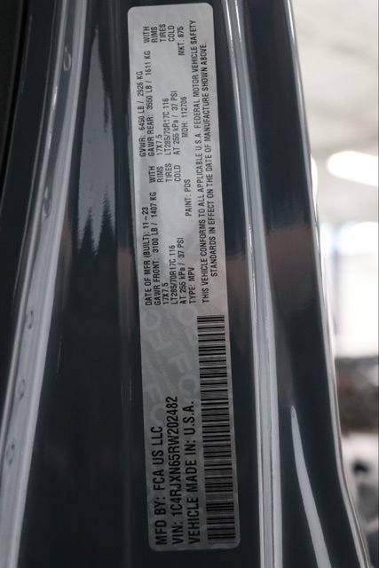Used 2024 Jeep Wrangler Unlimited AWD/4WD image 38