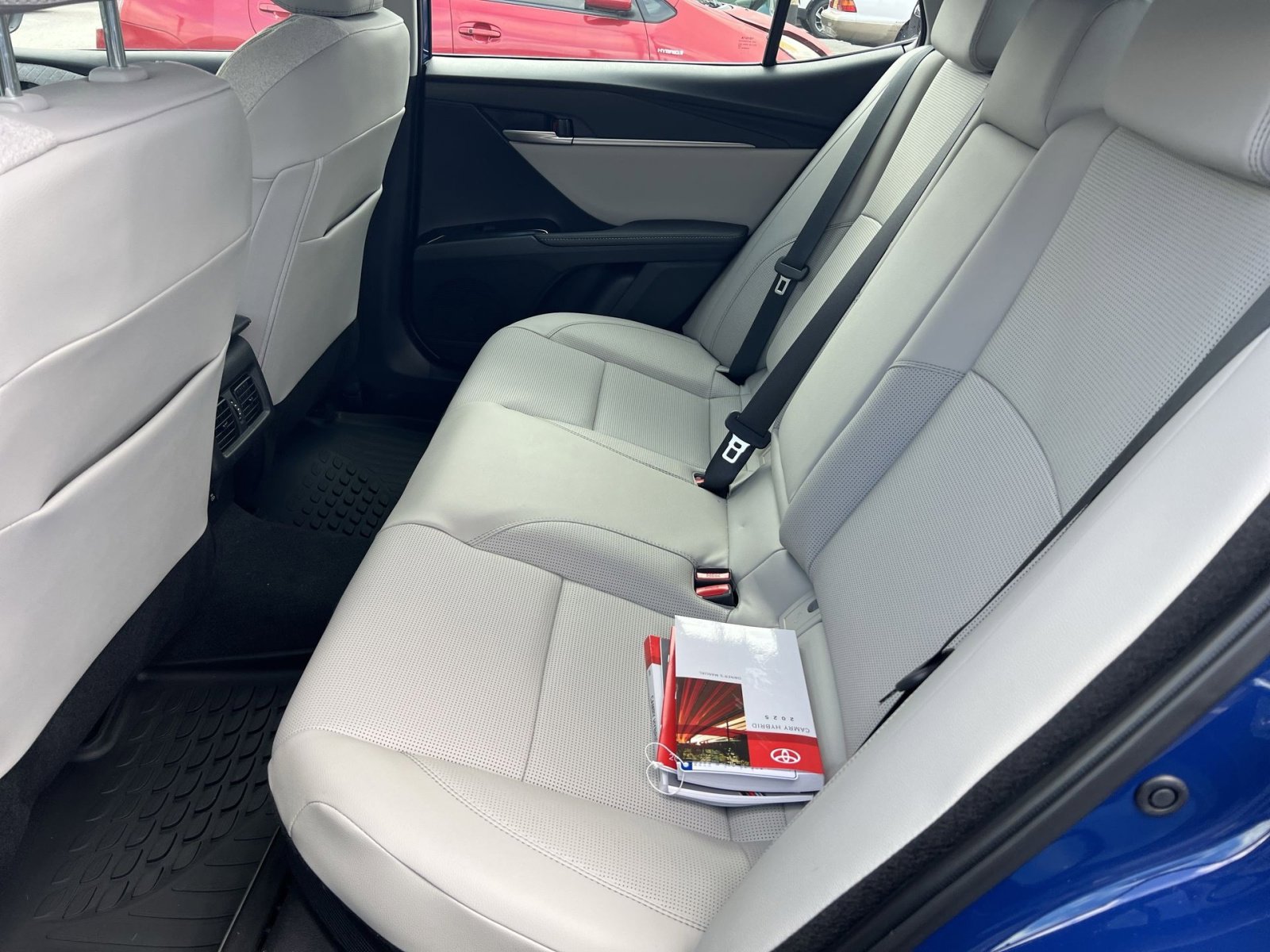 Used 2025 Toyota Camry XLE image 22