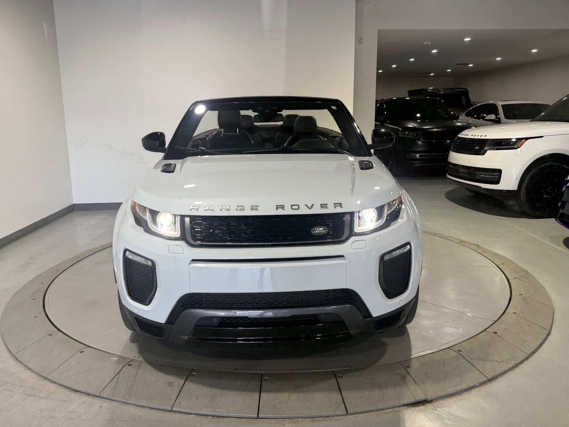 Used 2017 Land Rover Range Rover Evoque HSE Dynamic image 21