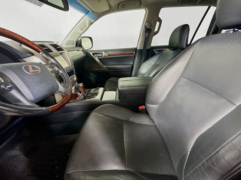 Used 2016 Lexus GX 460 w/ Premium Package AWD/4WD image 19
