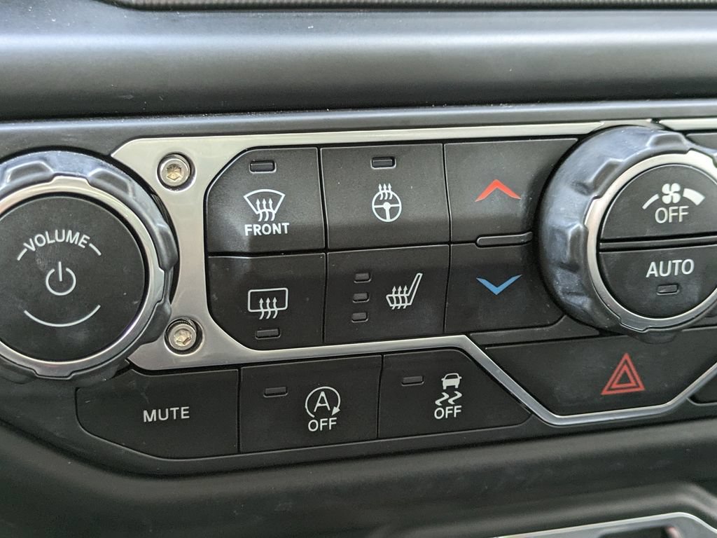 Used 2020 Jeep Gladiator Overland AWD/4WD image 25