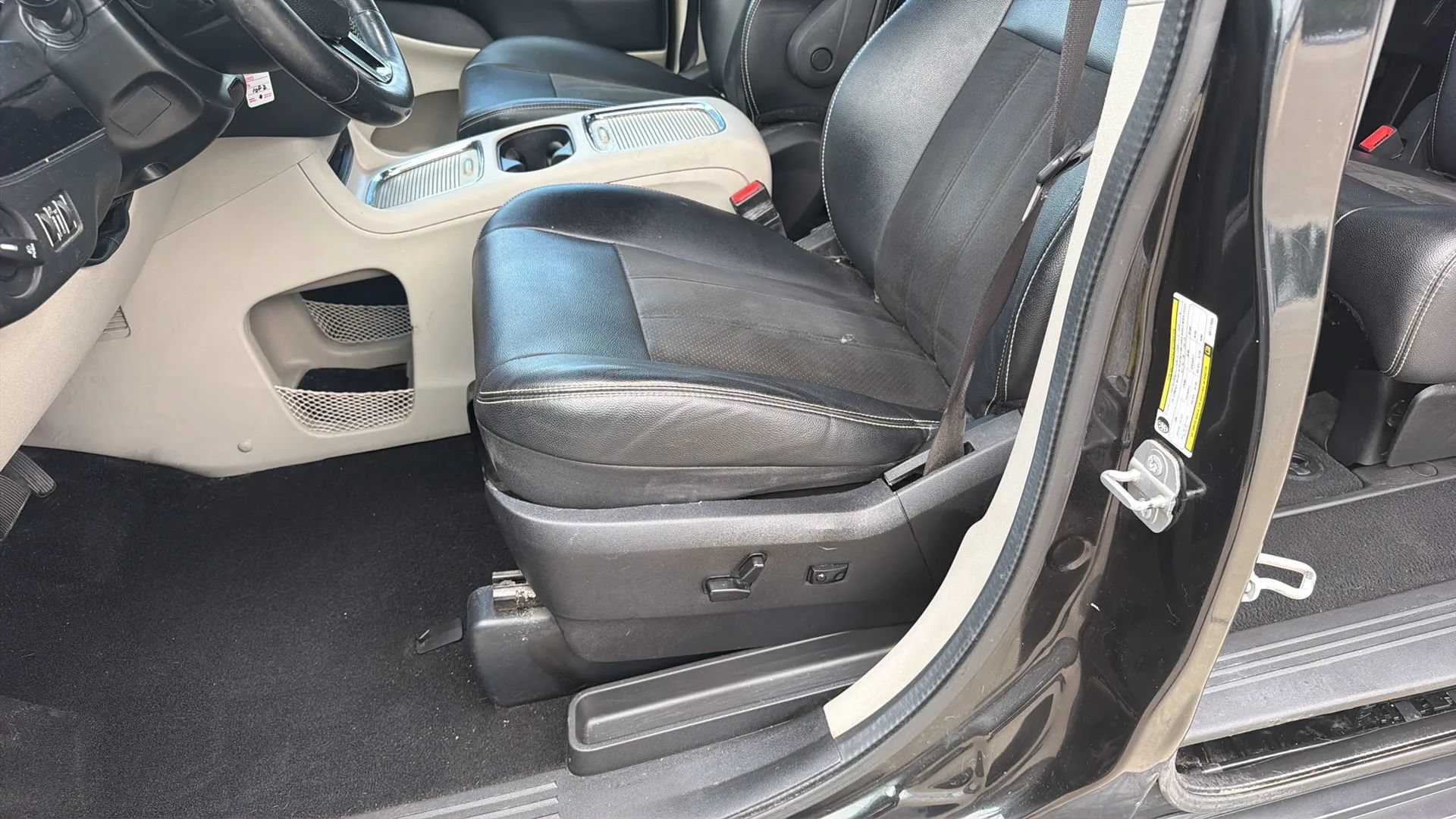 Used 2019 Dodge Grand Caravan SXT w/ Driver Convenience Group FWD image 55