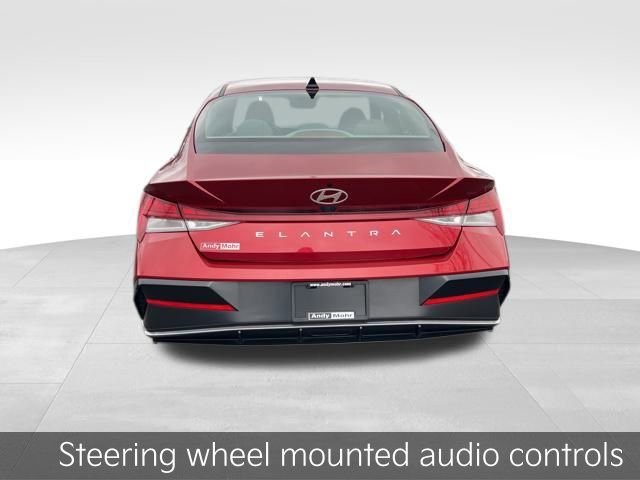 Used 2025 Hyundai Elantra SEL image 6