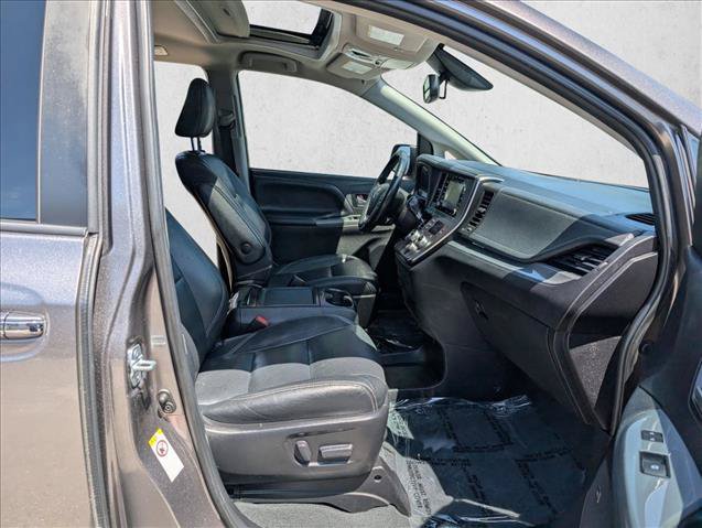 Used 2019 Toyota Sienna SE w/ SE Preferred Package FWD image 21