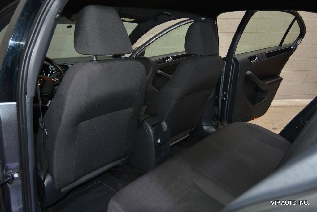 Used 2015 Volkswagen Jetta SE FWD image 23