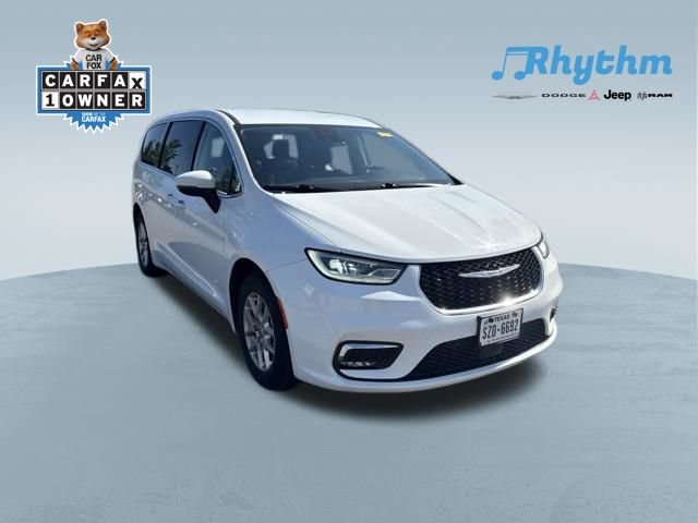 Used 2023 Chrysler Pacifica Touring-L FWD image 1