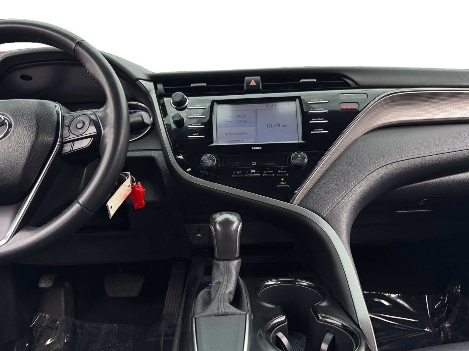 Used 2020 Toyota Camry SE w/ Carpet Mat Package FWD image 11