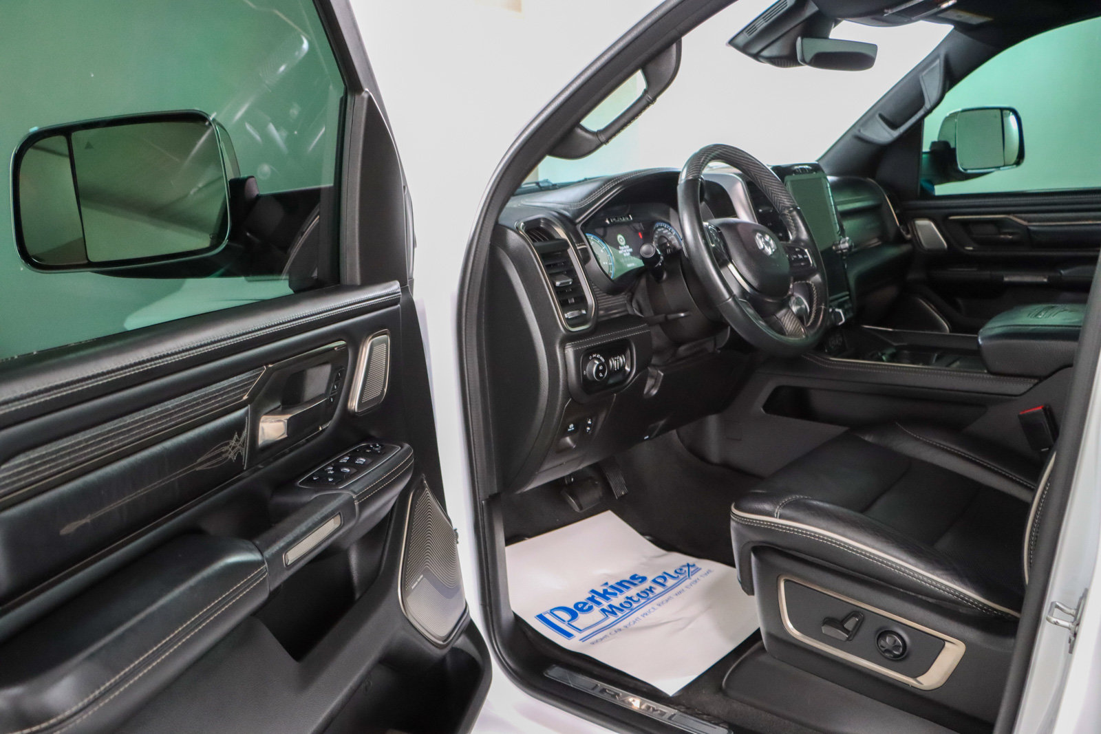 Used 2021 RAM 1500 Limited AWD/4WD image 3
