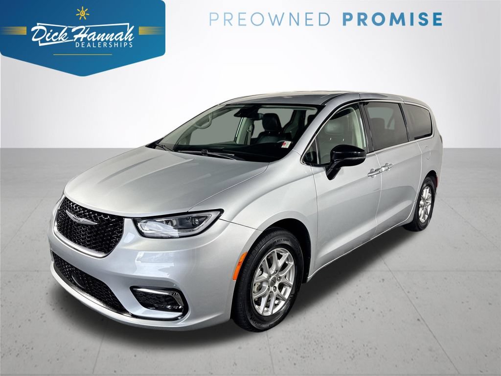 Used 2024 Chrysler Pacifica Touring-L