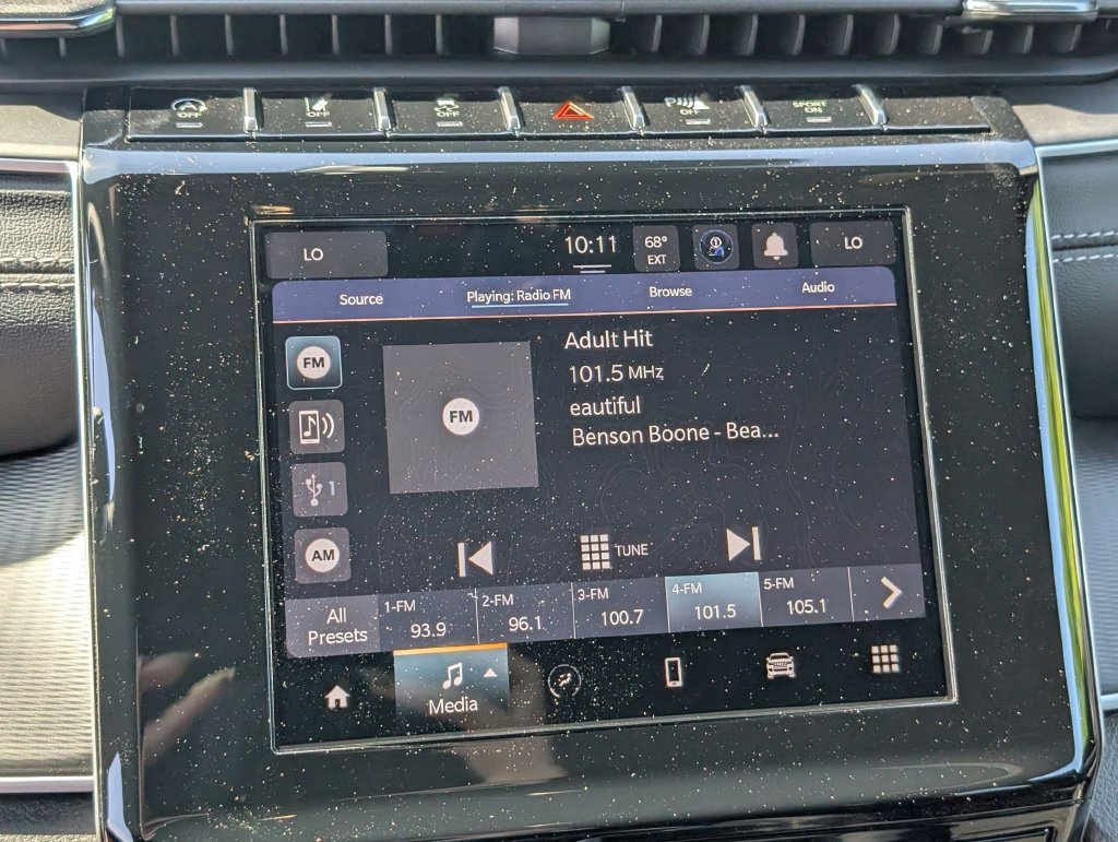 New 2026 Jeep Grand Cherokee Laredo AWD/4WD image 17